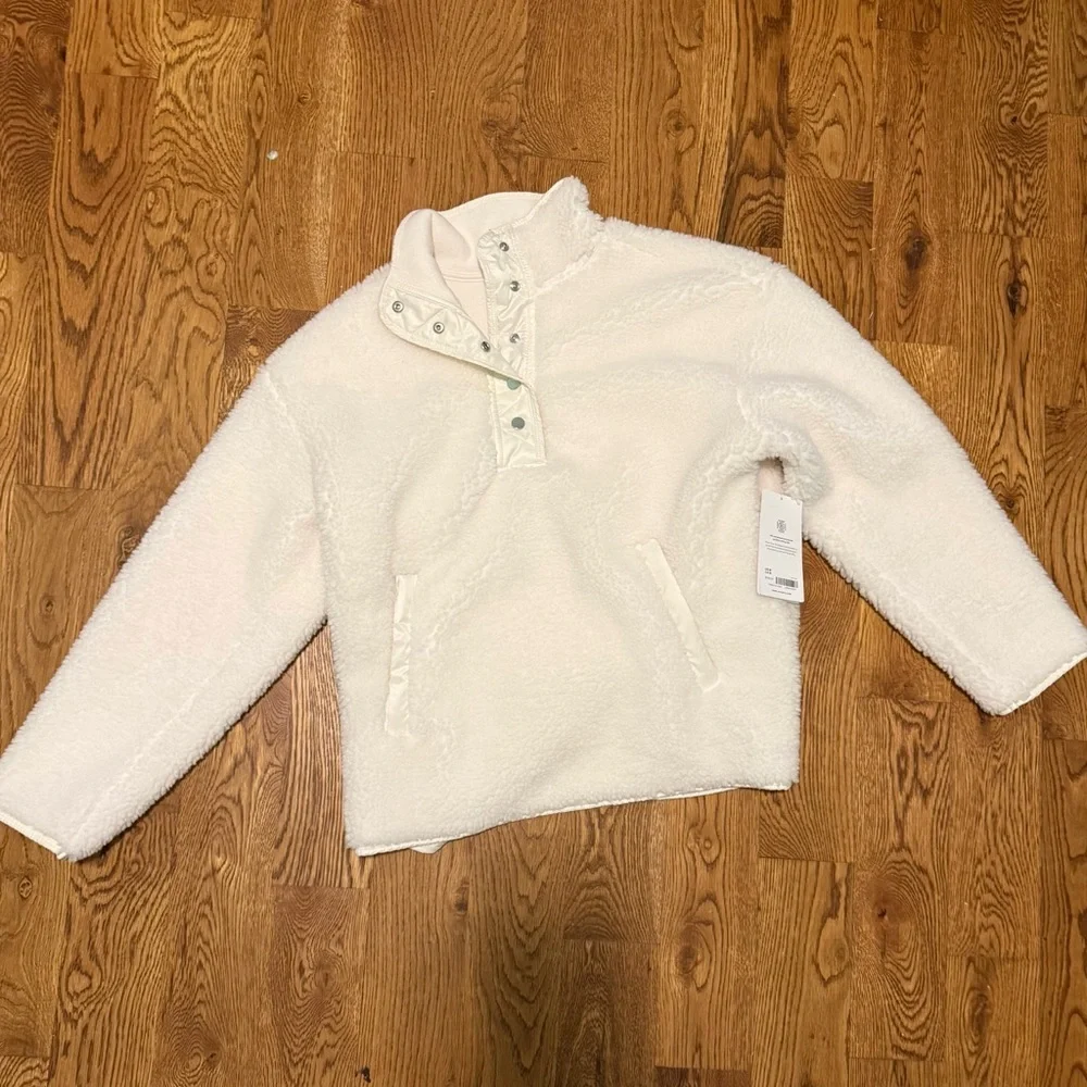 Athleta cozy Sherpa  Cream Pullover Fleece quarter snaps
